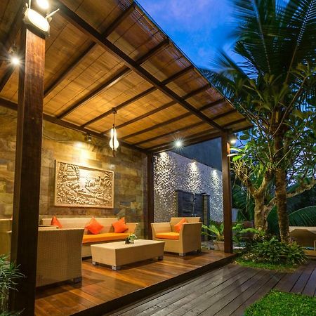 Raja Woods Villa ジンバラン エクステリア 写真